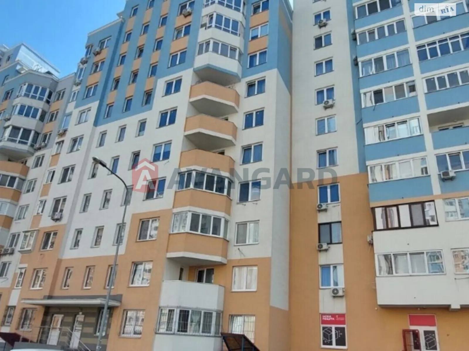 Продается 1-комнатная квартира 36 кв. м в Киеве, ул. Сергeя Данченко, 34