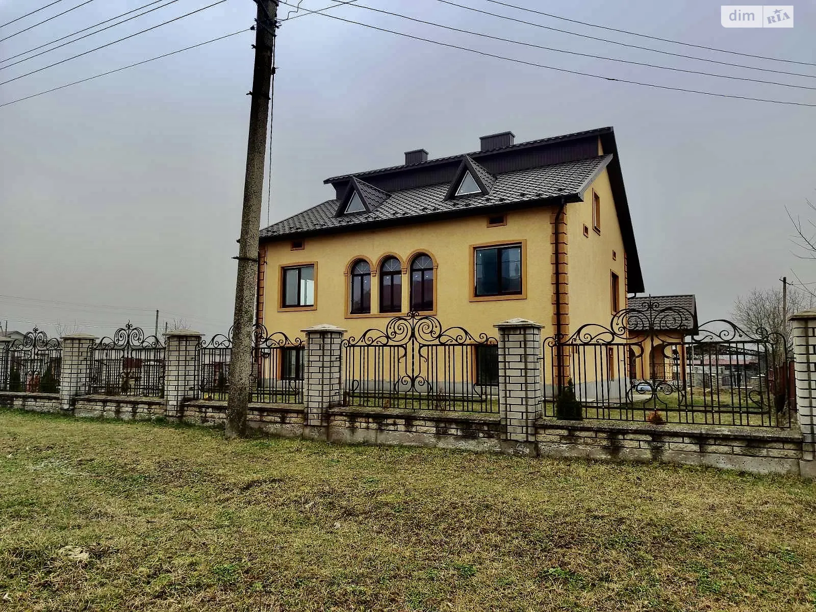 Продается дом на 2 этажа 218 кв. м с мансардой, цена: 125000 $ - фото 1