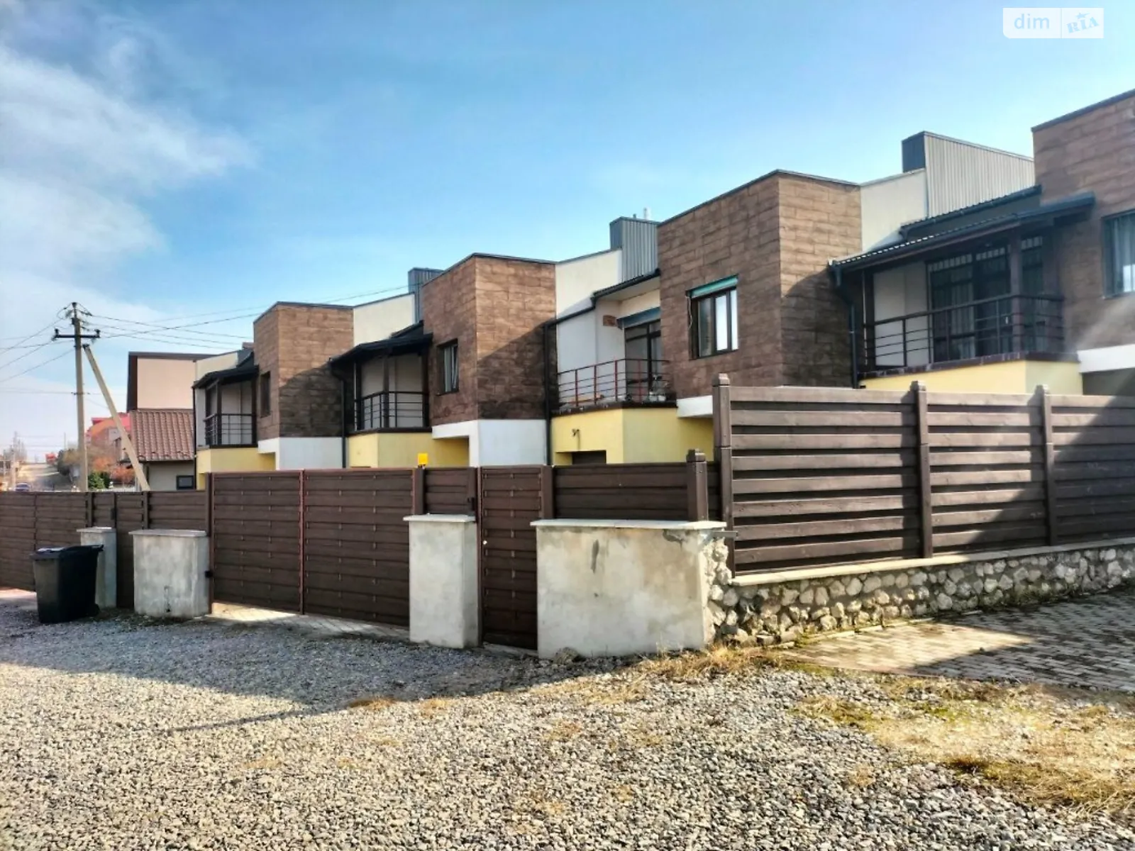 Продается дом на 2 этажа 140 кв. м с подвалом, цена: 75000 $ - фото 1