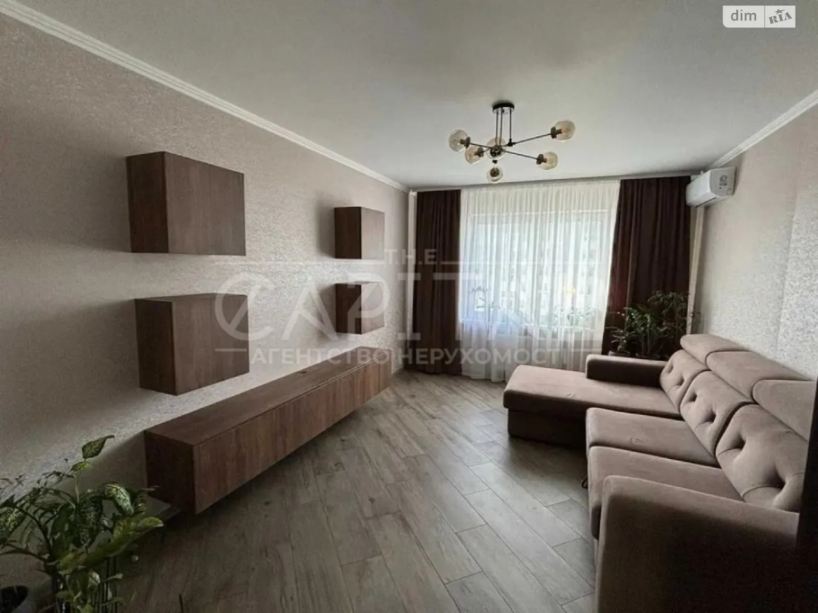 Продается 1-комнатная квартира 43 кв. м в Киеве, ул. Бориса Гмыри, 16