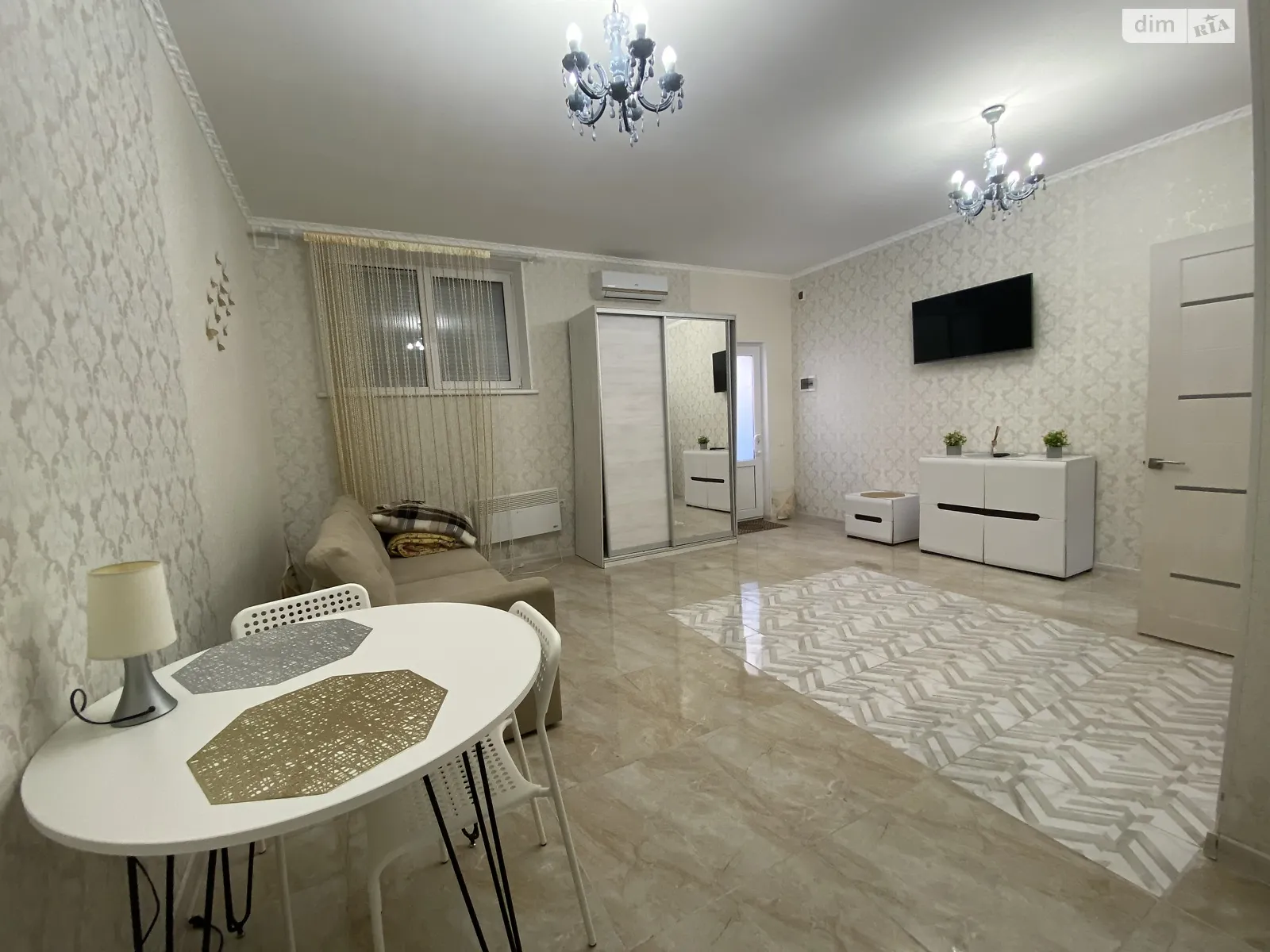 Продается 1-комнатная квартира 33 кв. м в Черноморске, цена: 22000 $