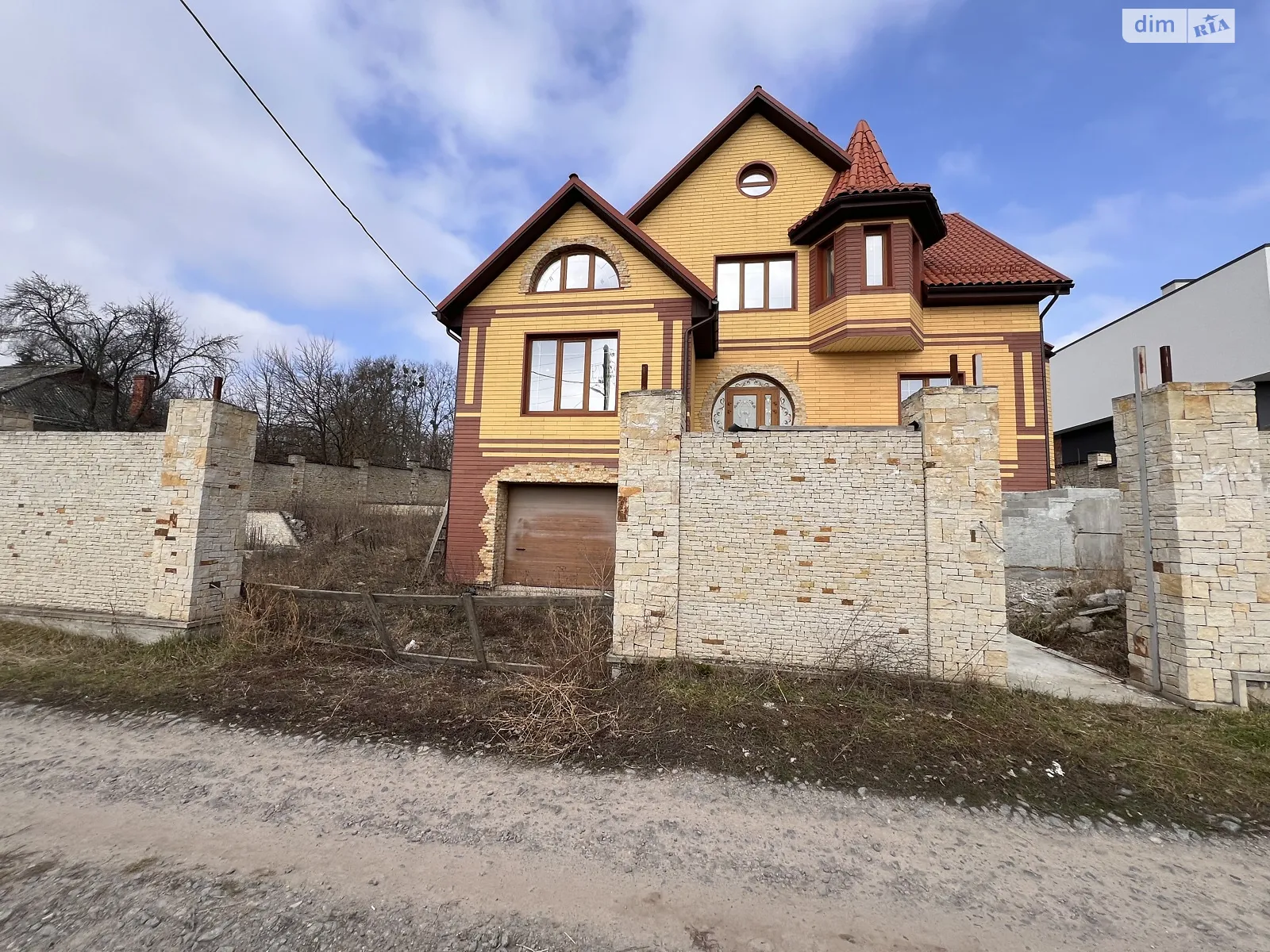 Продається будинок 2 поверховий 385 кв. м з каміном, цена: 295000 $