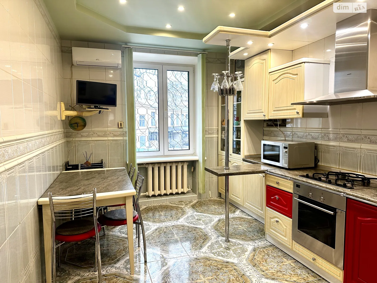 Продается 3-комнатная квартира 101.3 кв. м в Одессе, цена: 99000 $