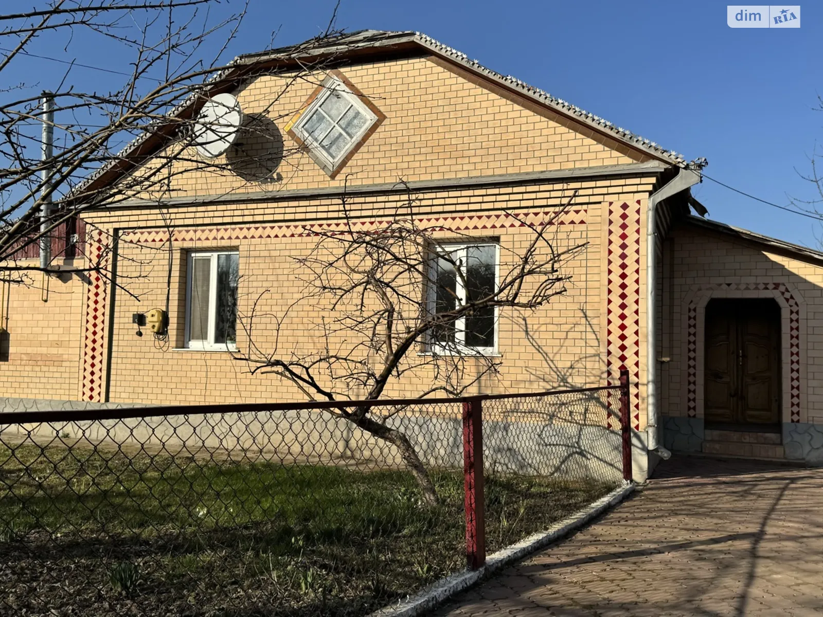 Продається одноповерховий будинок 88 кв. м з гаражем, цена: 50000 $