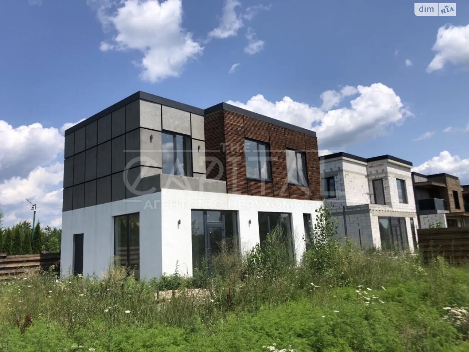 Продається будинок 2 поверховий 180 кв. м з каміном, цена: 108000 $