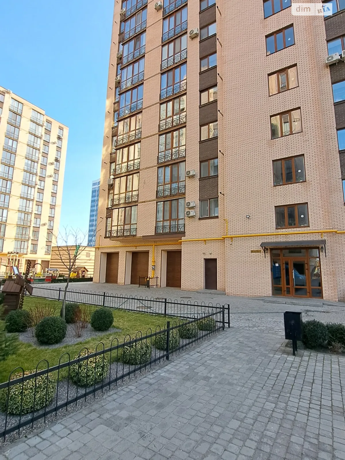 Продается 2-комнатная квартира 75 кв. м в Черкассах, ул. Героев Днепра, 4