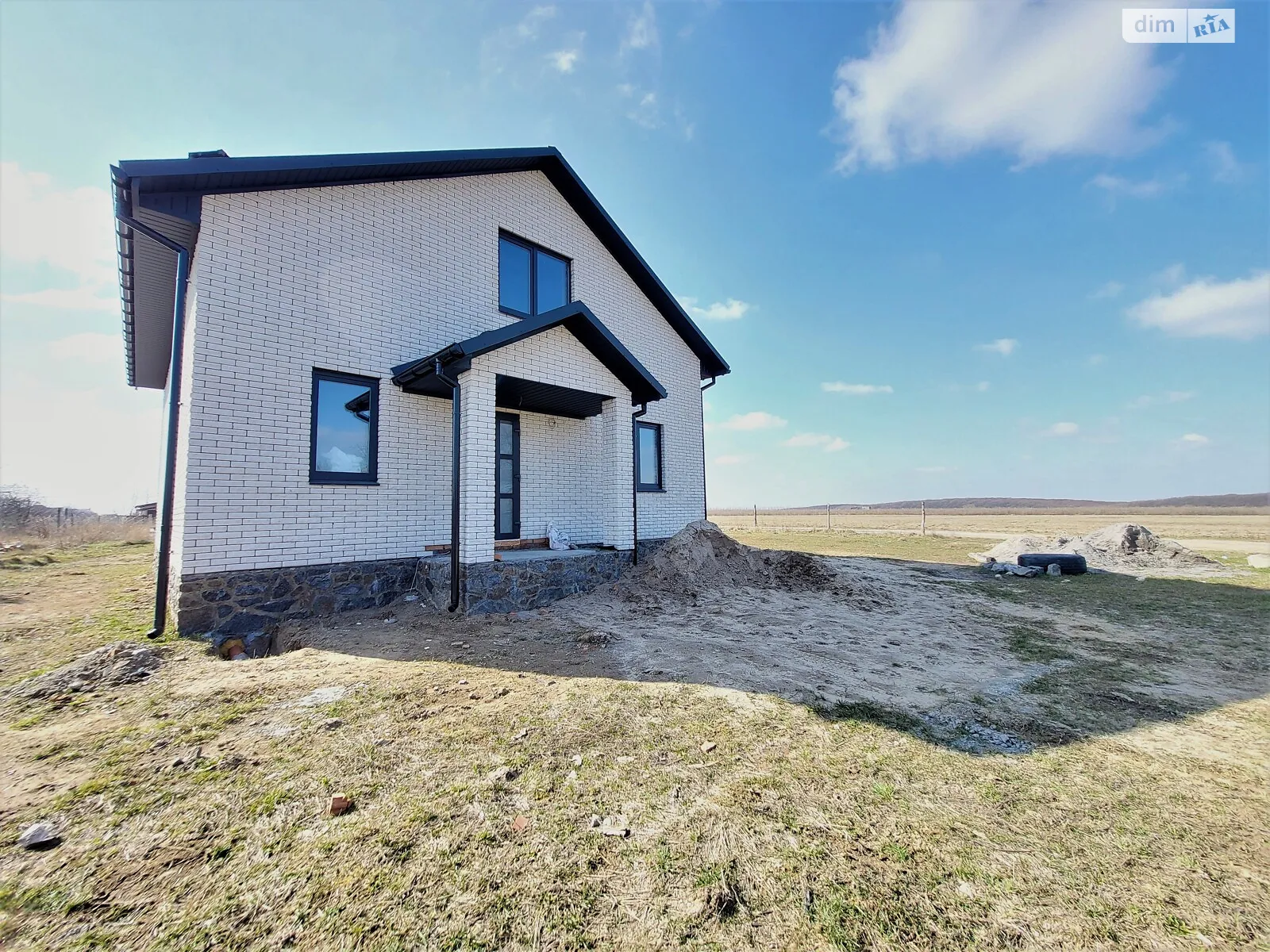 Продается дом на 2 этажа 120 кв. м с камином, цена: 80000 $ - фото 1