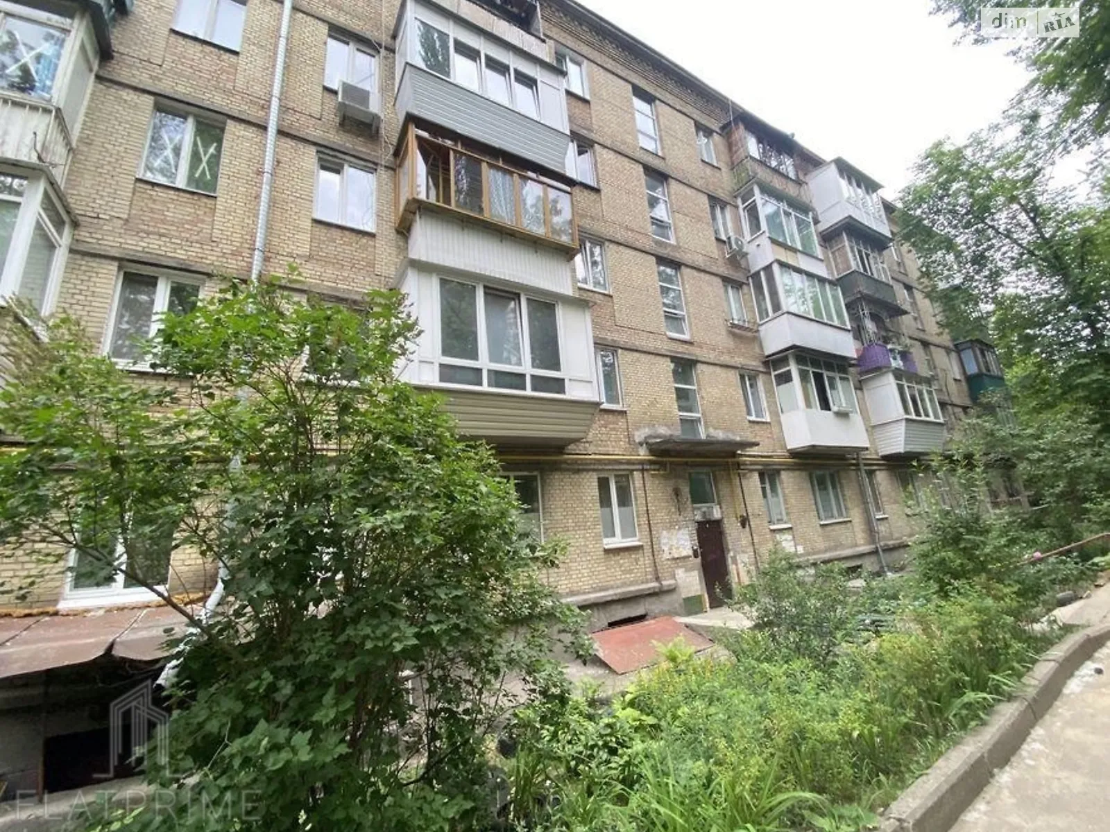 Продається 2-кімнатна квартира 42 кв. м у Києві, вул. Уманська, 31