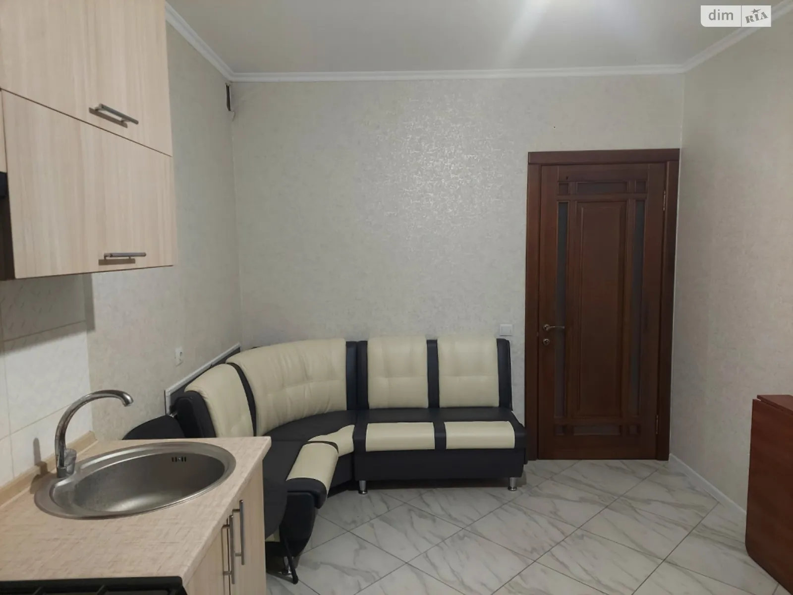 Продается 1-комнатная квартира 47 кв. м в Чернигове - фото 2
