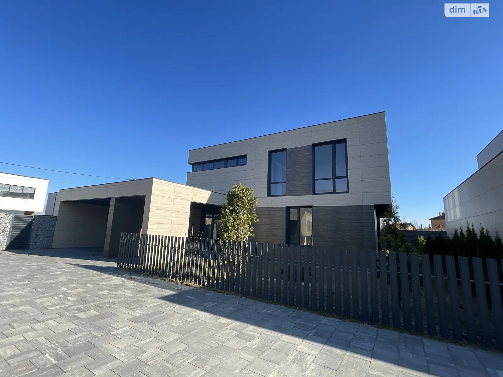 Продается дом на 2 этажа 225 кв. м с балконом, цена: 220000 $ - фото 1