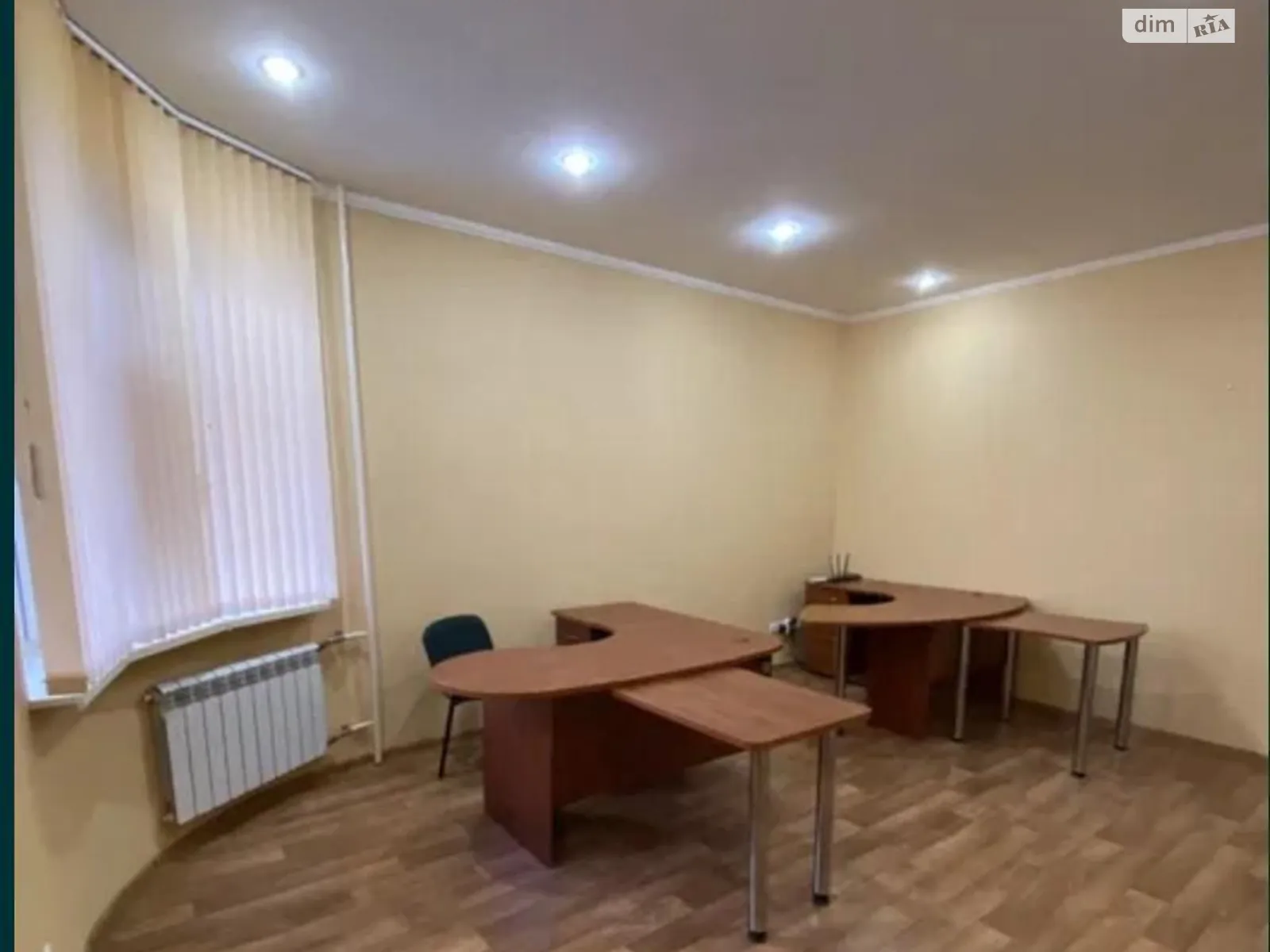 Продається офіс 72 кв. м в бізнес-центрі, цена: 58000 $