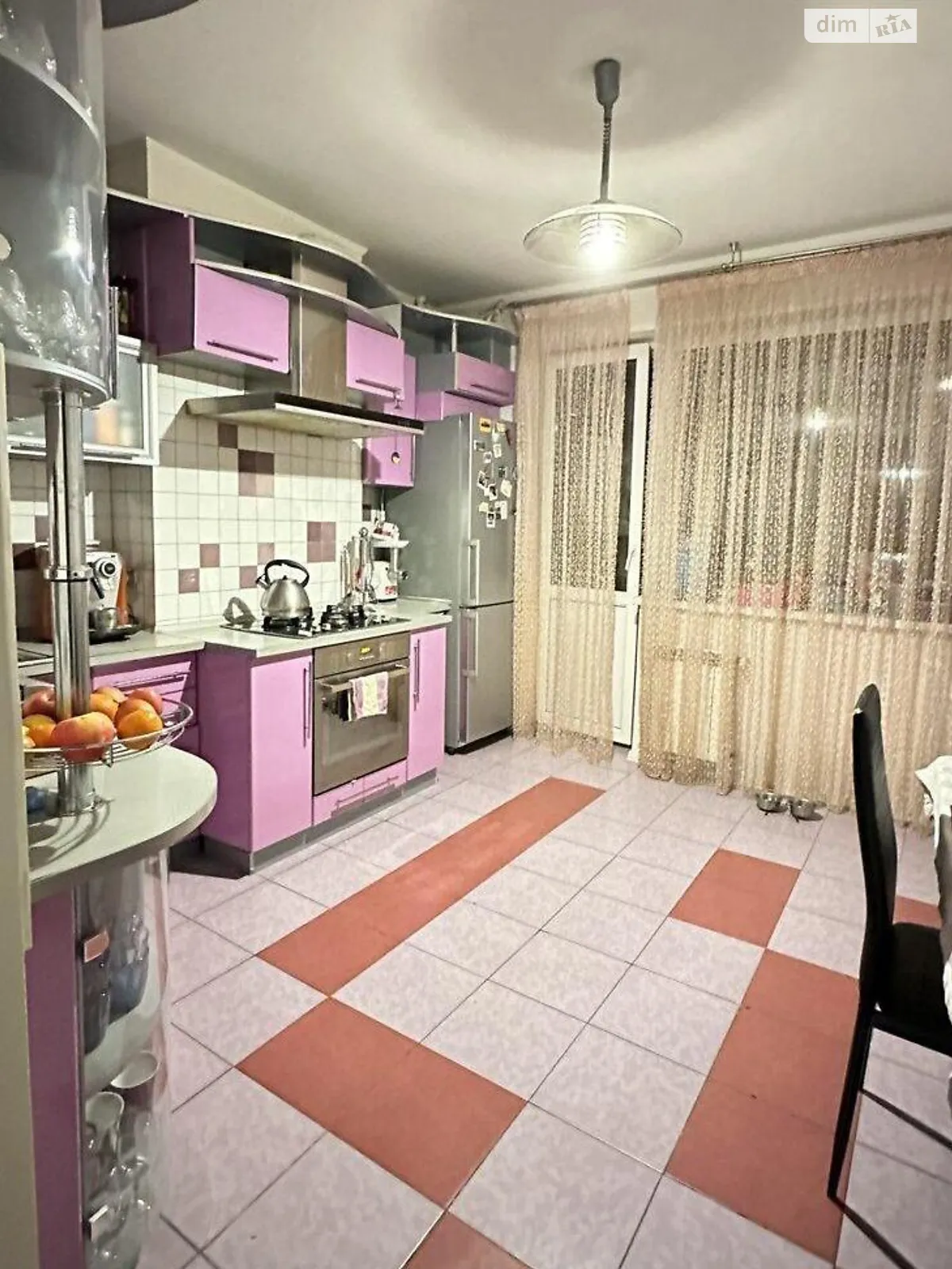 Продается 2-комнатная квартира 68 кв. м в Ивано-Франковске - фото 1