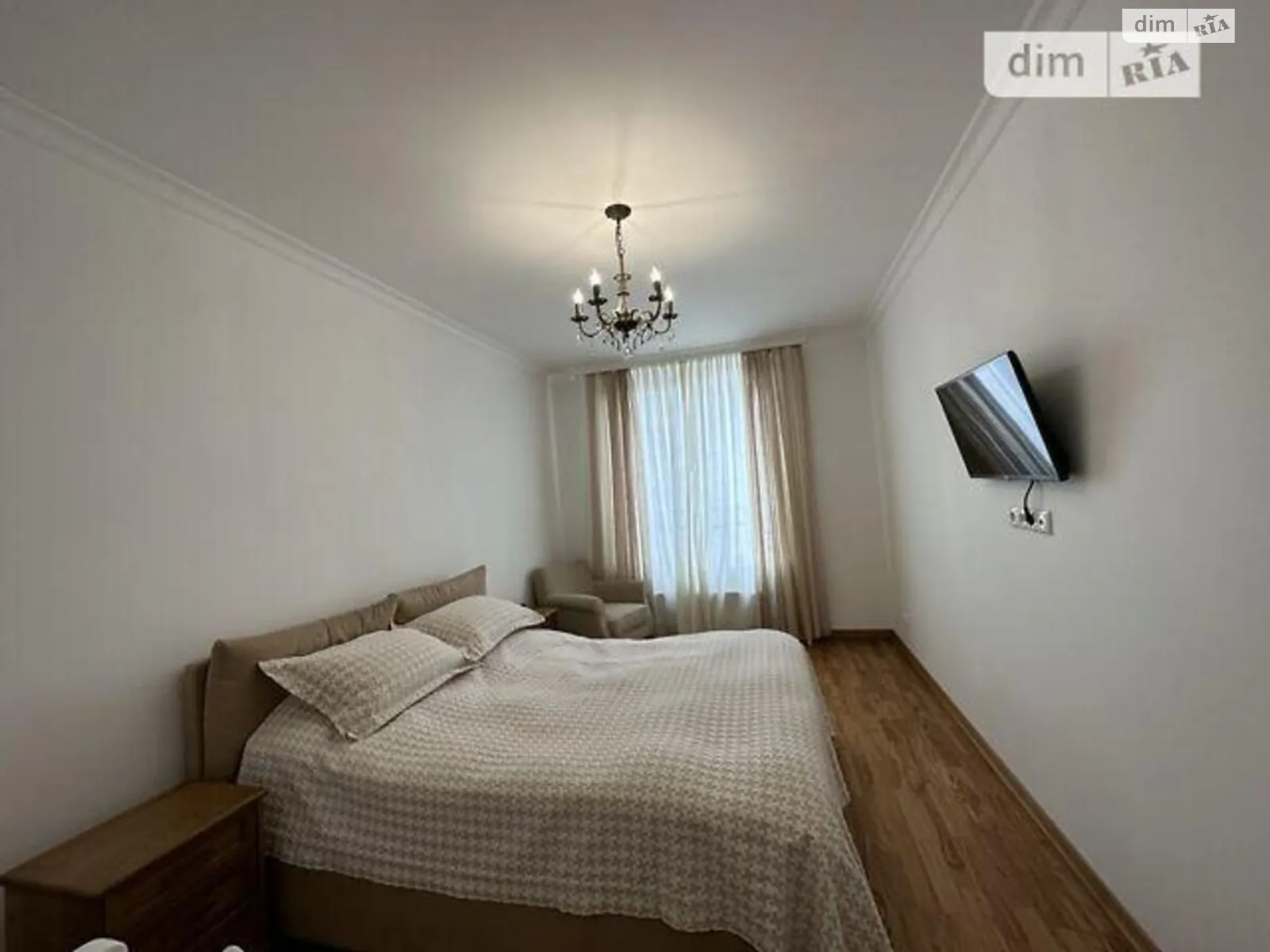 Продается 1-комнатная квартира 40.5 кв. м в Киеве, ул. Анатолия Петрицкого, 23А - фото 1