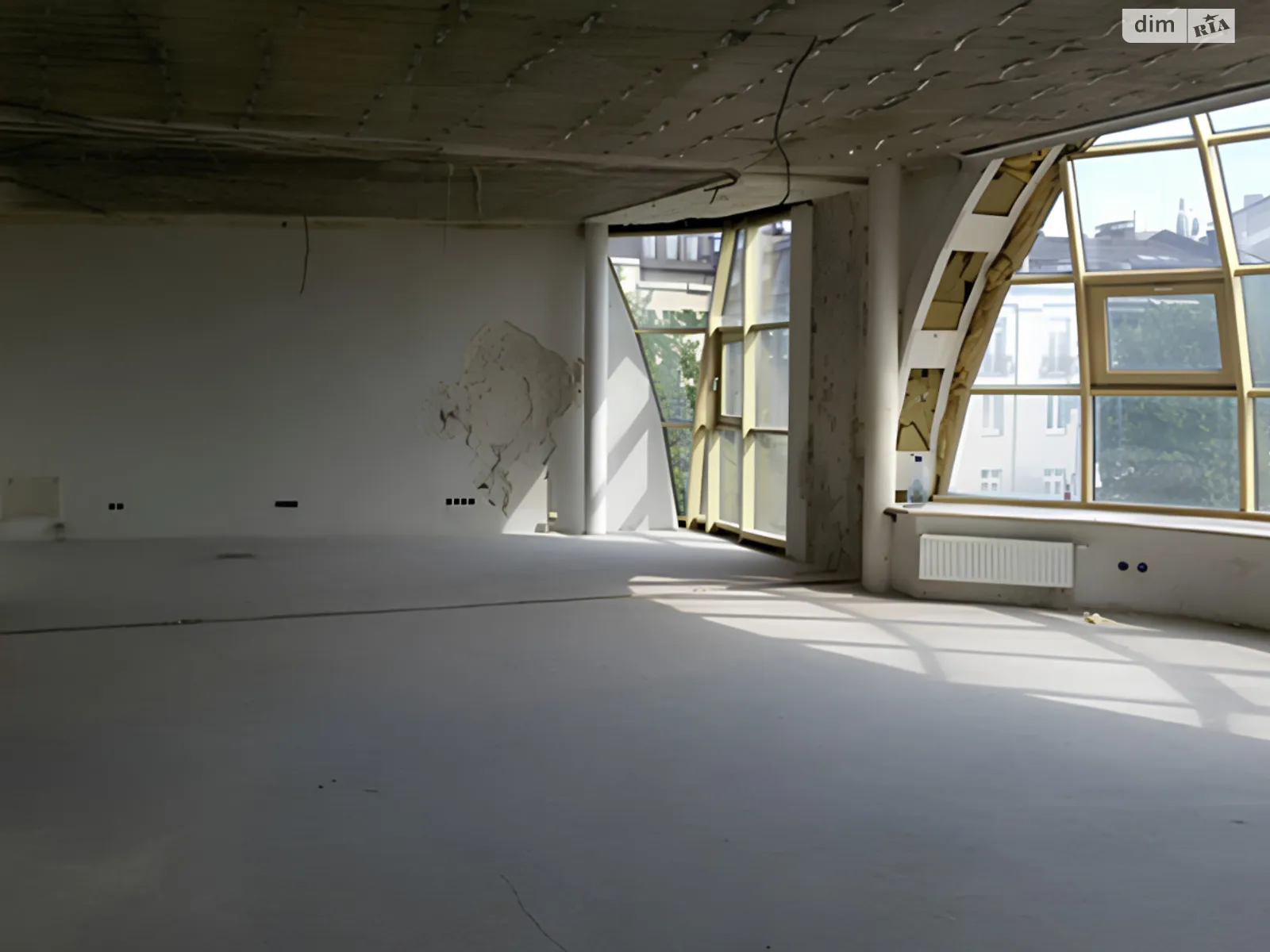 Сдается в аренду офис 230 кв. м в бизнес-центре, цена: 2550 $ - фото 1