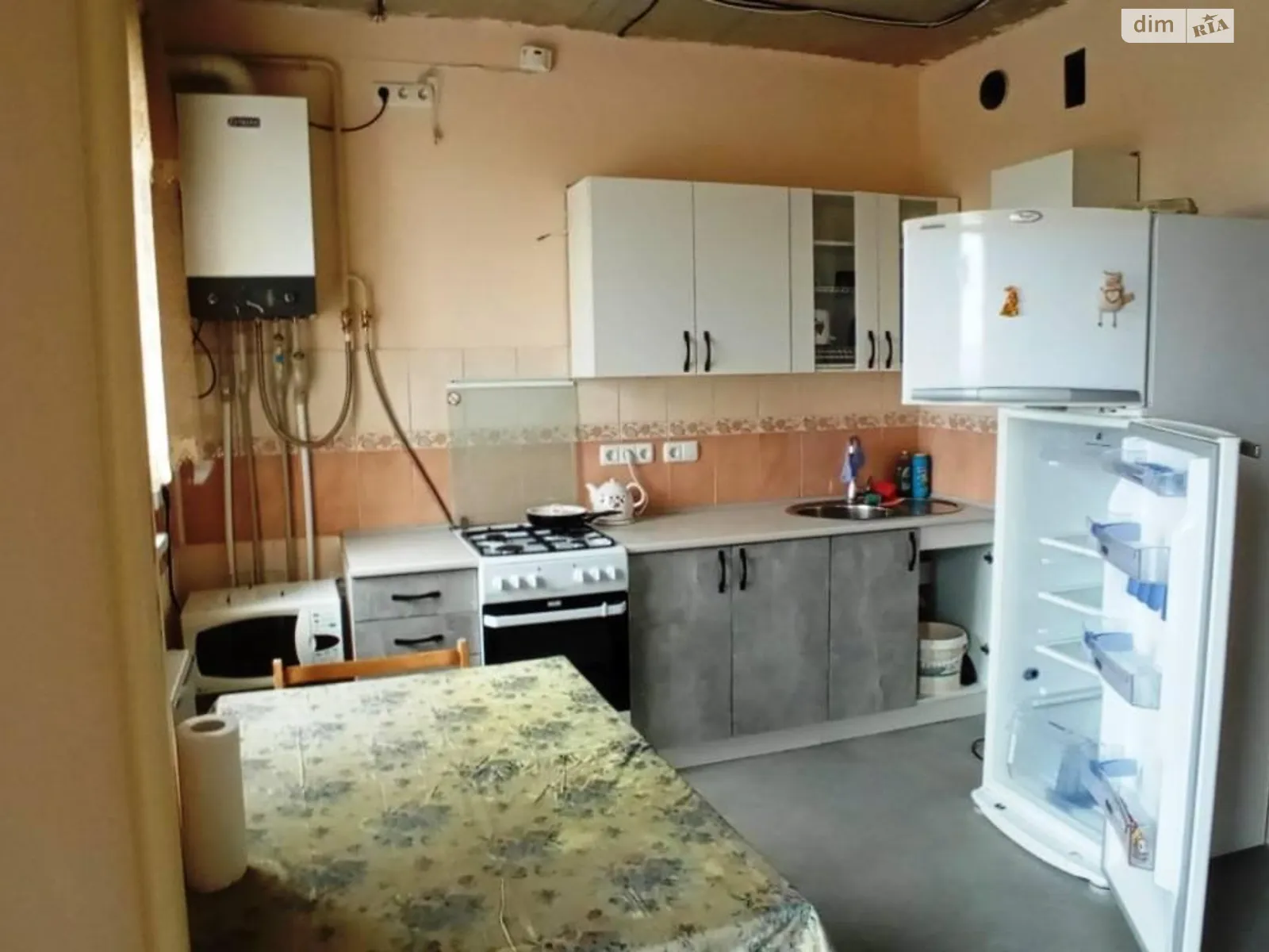 Продается 1-комнатная квартира 43 кв. м в Черноморске, Студенческая ул.