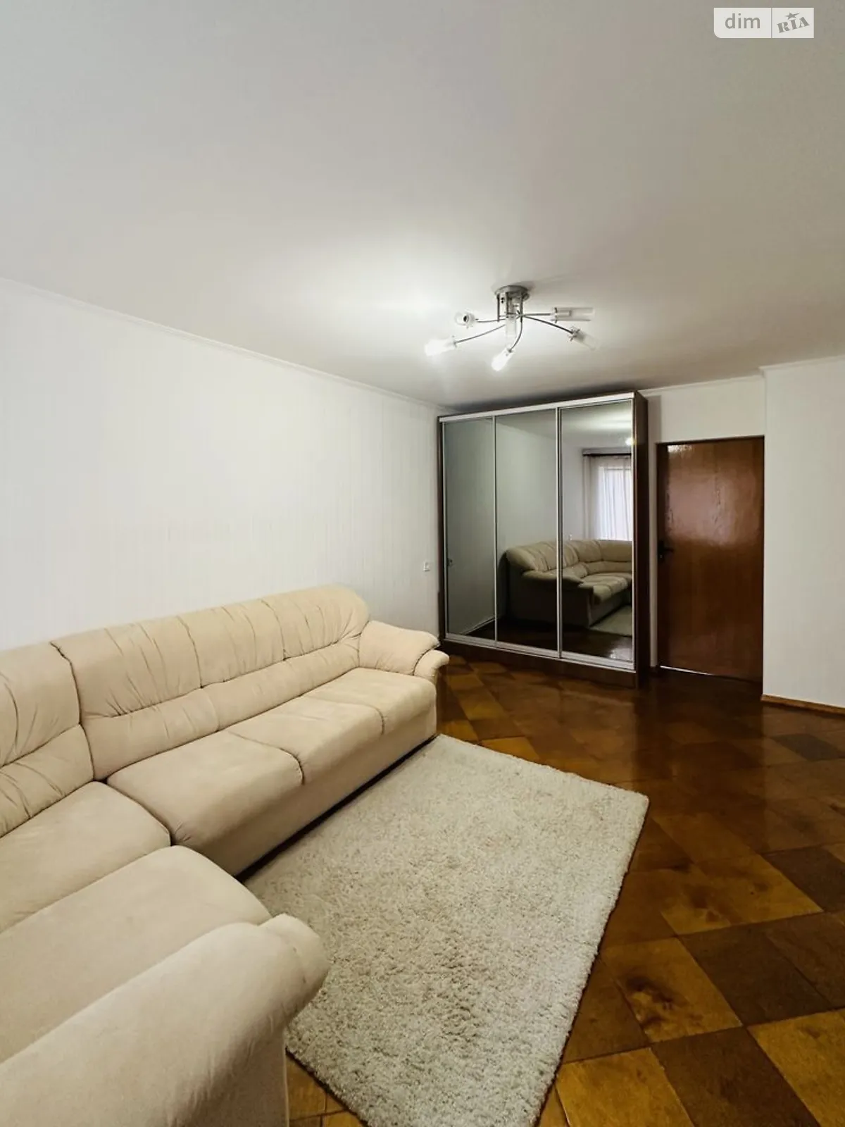 Продается 2-комнатная квартира 64 кв. м в Днепре, ул. Макарова