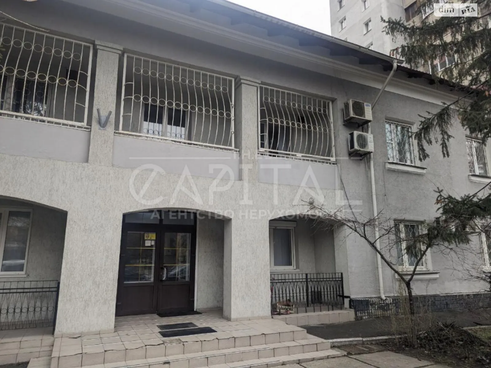 Сдается в аренду офис 937 кв. м в бизнес-центре, цена: 7350 $ - фото 1