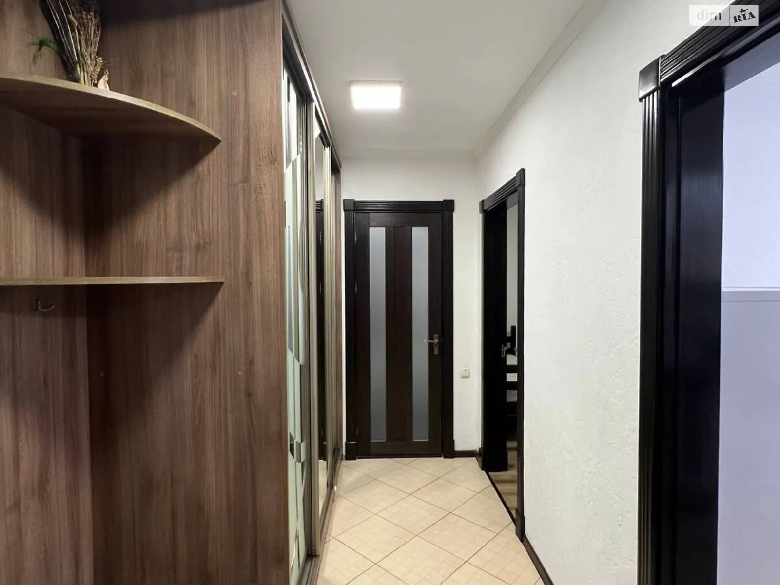 Продается 1-комнатная квартира 49 кв. м в Ивано-Франковске, ул. Опольского - фото 1