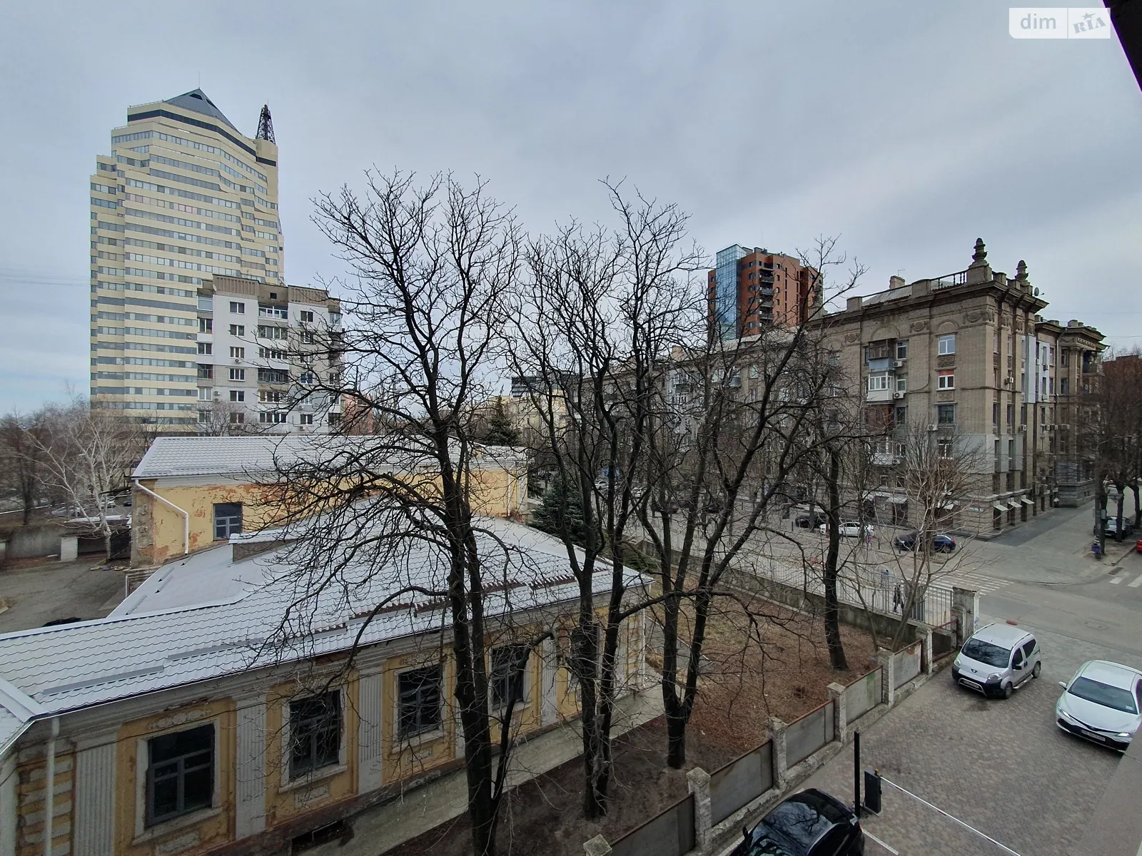 Сдается в аренду офис 94 кв. м в бизнес-центре, цена: 1200 $ - фото 1