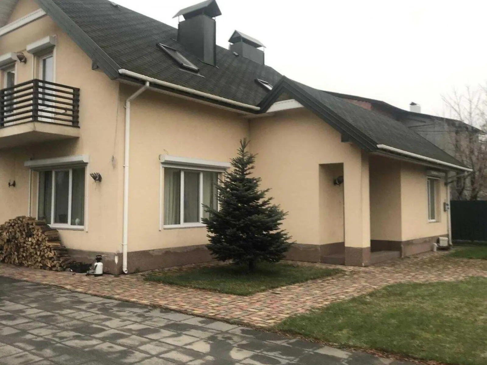 Продается дом на 2 этажа 180 кв. м с балконом, цена: 250000 $ - фото 1