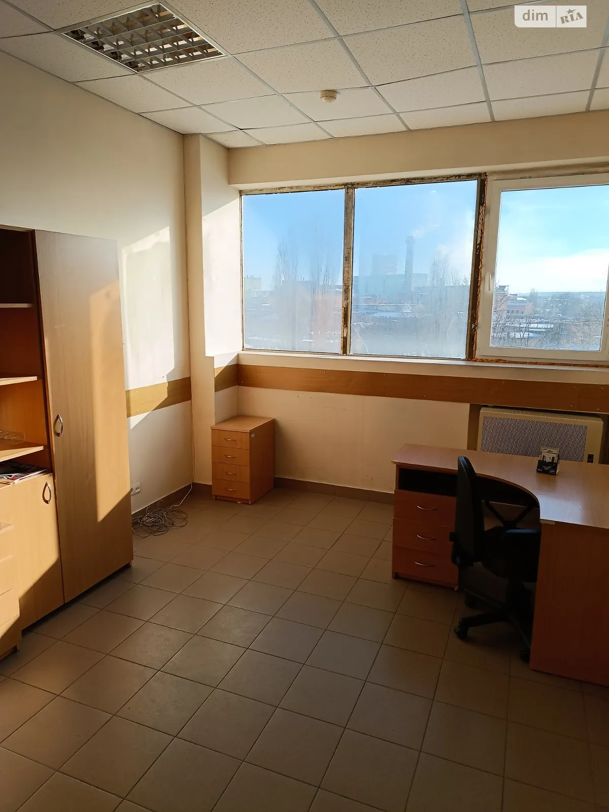 Здається в оренду офіс 34 кв. м в бізнес-центрі, цена: 7000 грн
