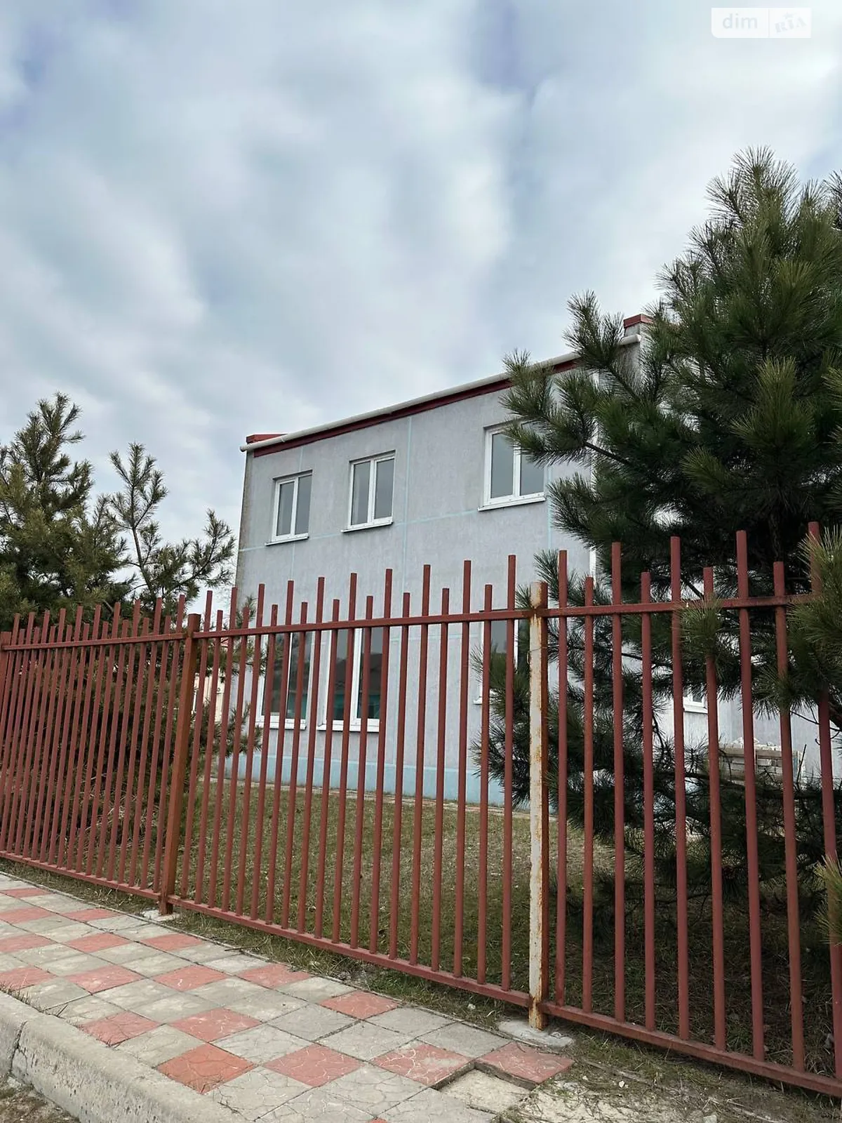 Продается дом на 2 этажа 200 кв. м с беседкой, цена: 68000 $ - фото 1