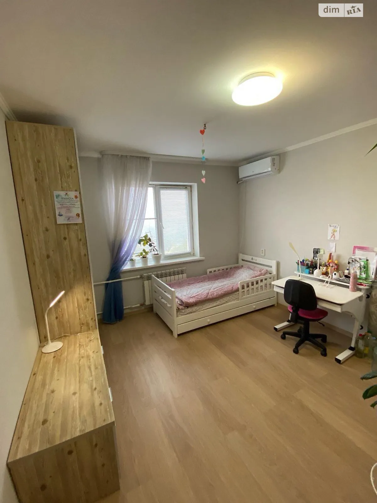 Продается 2-комнатная квартира 55 кв. м в Днепре, мас. Тополь-3, 31Б