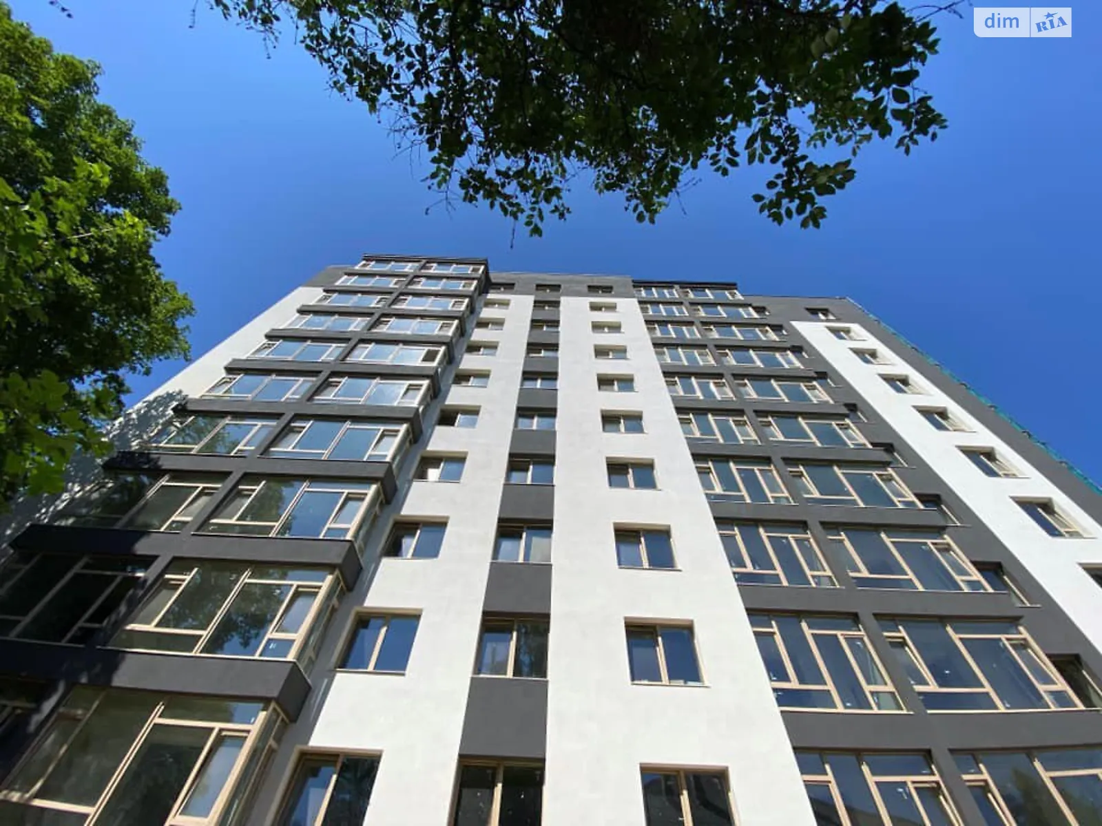 Продается 1-комнатная квартира 42 кв. м в Ивано-Франковске