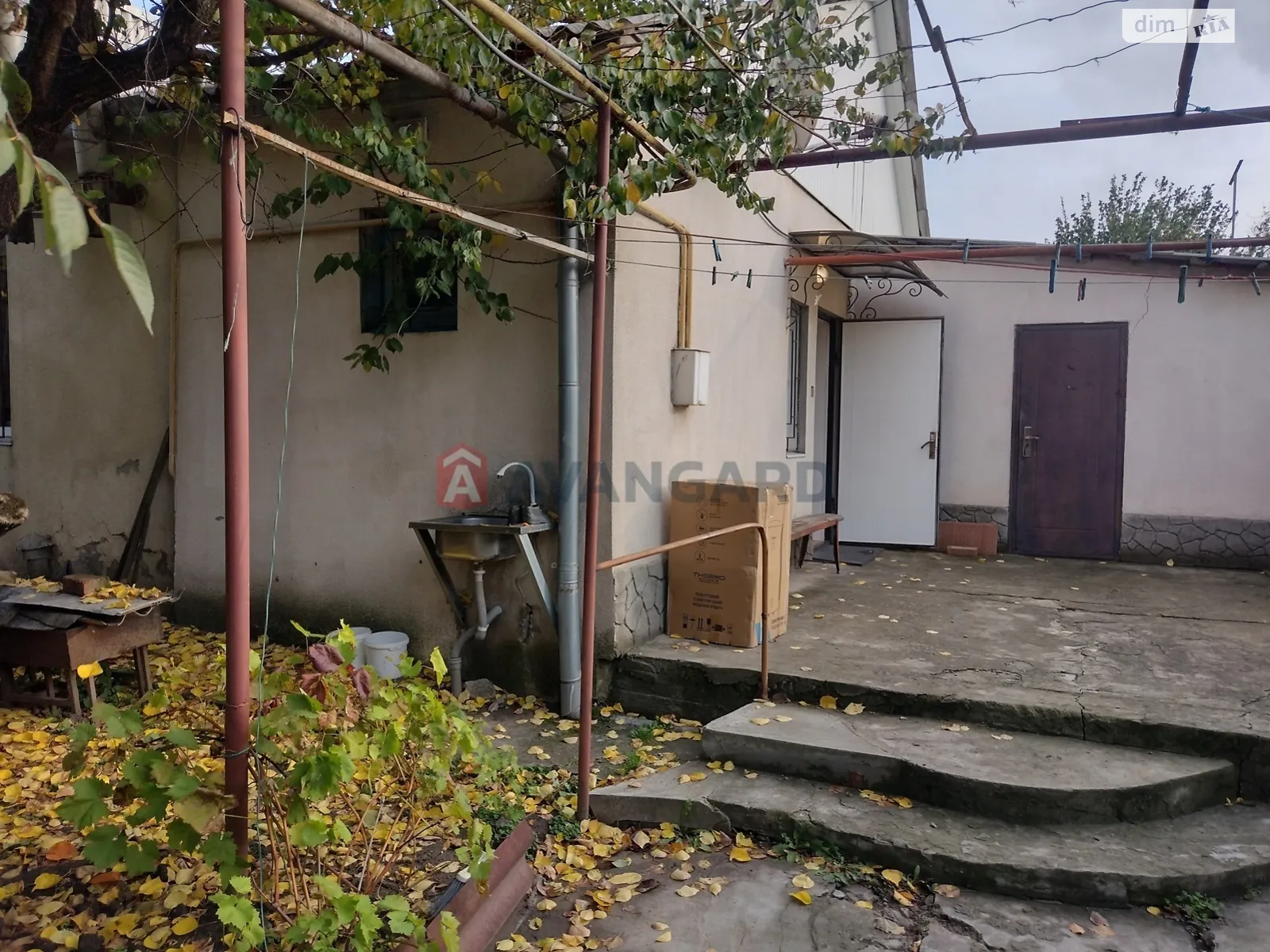 Продається частина будинку 65 кв. м з гаражем, цена: 28990 $