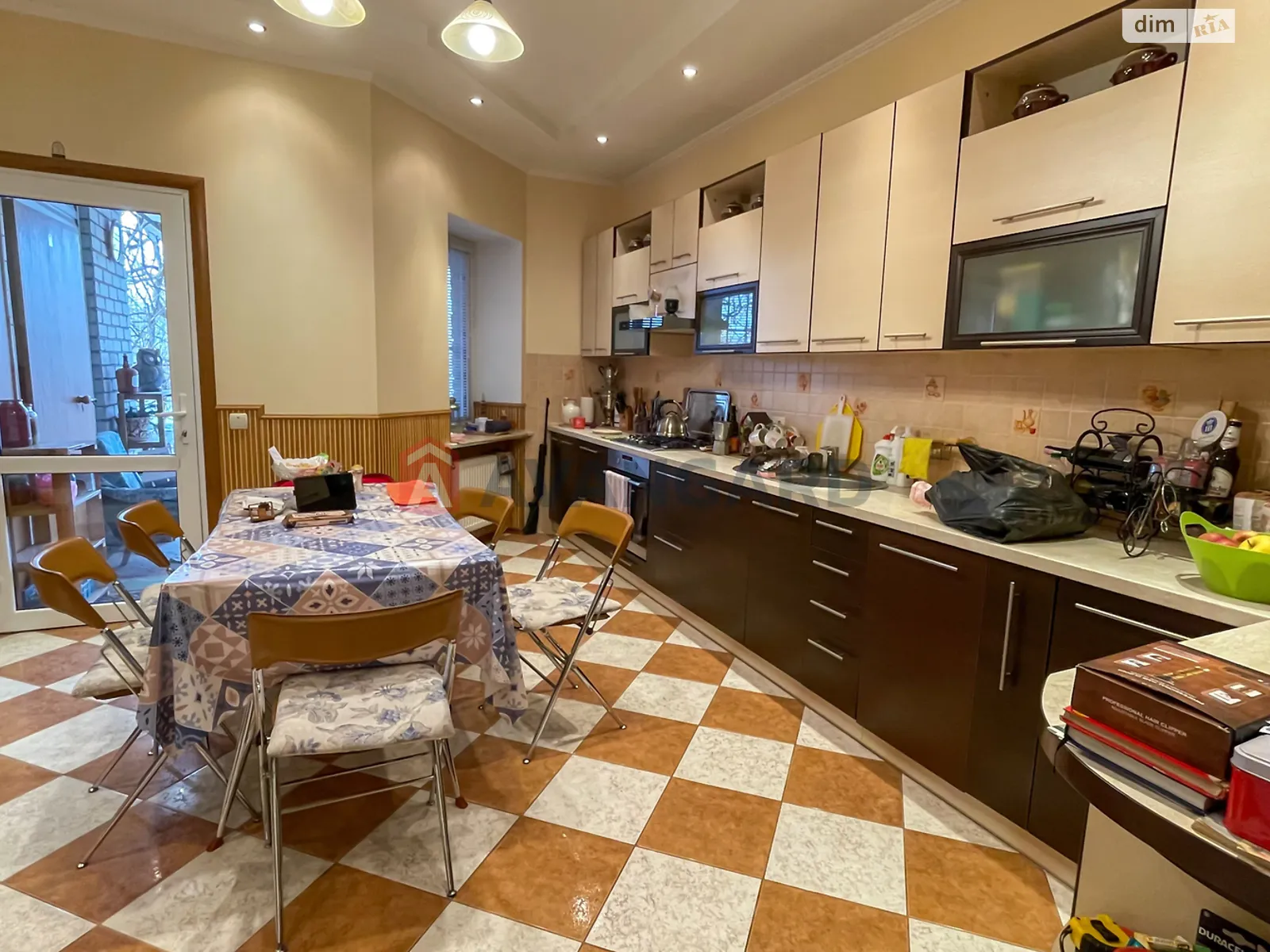 Продається будинок 2 поверховий 320 кв. м с басейном, цена: 200000 $ - фото 1