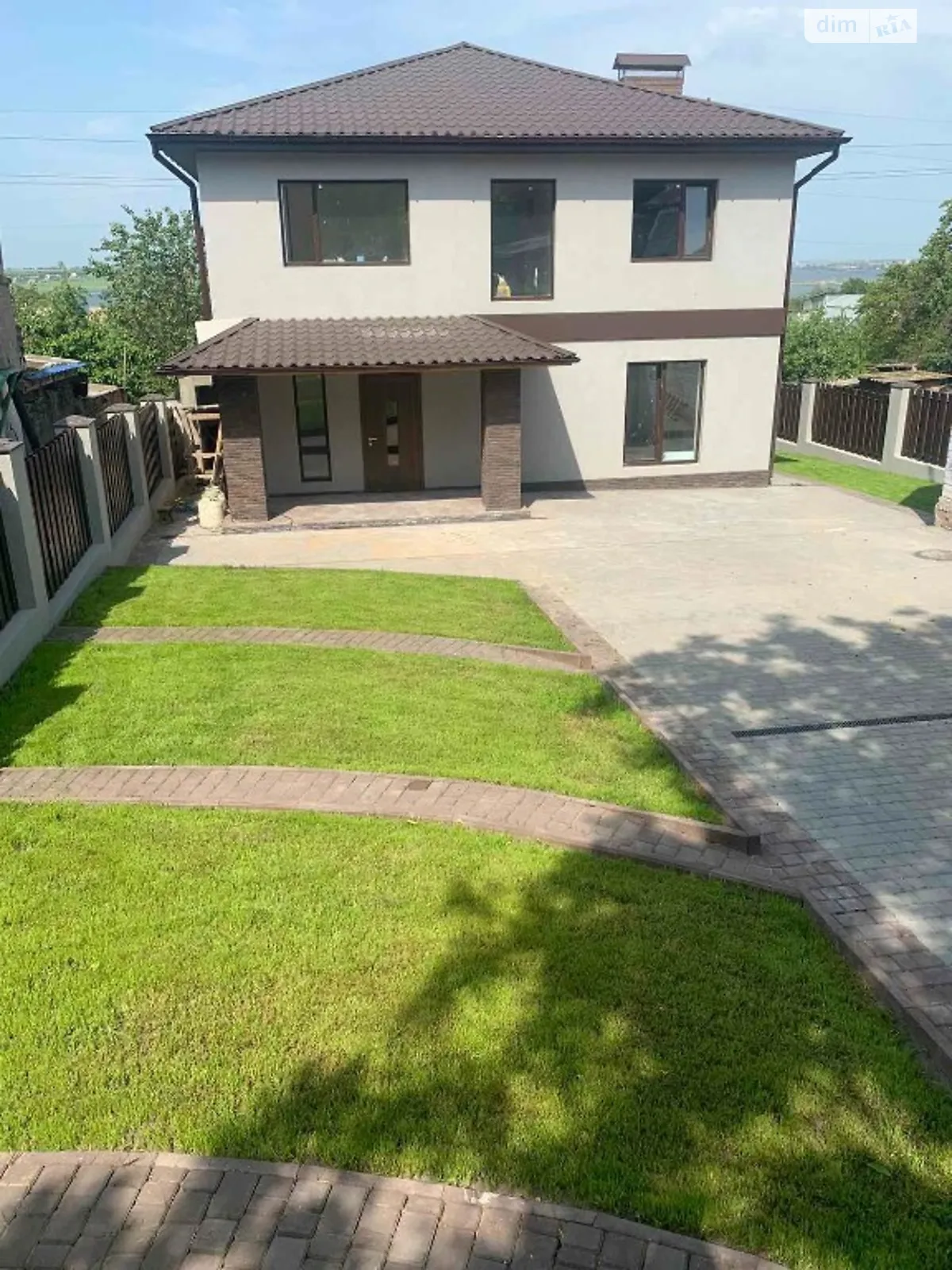 Продается дом на 2 этажа 163 кв. м с камином, цена: 114999 $ - фото 1