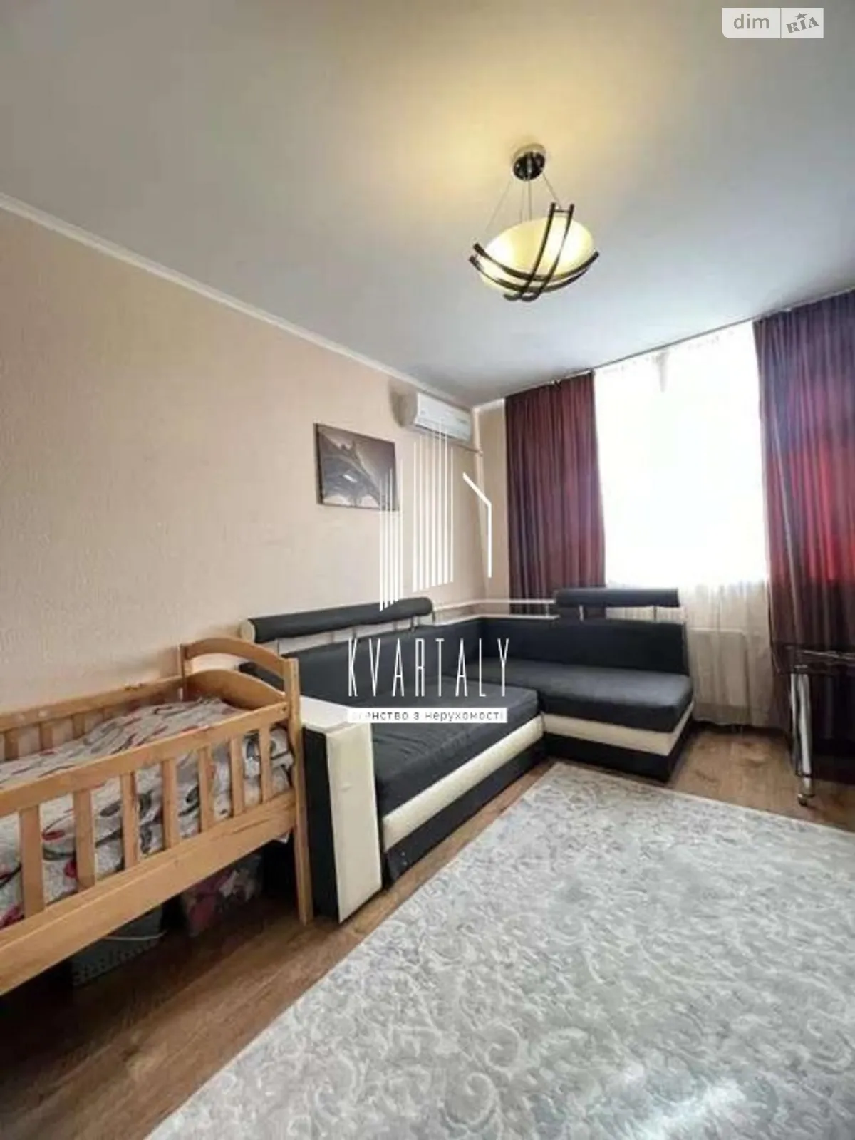 Продается 1-комнатная квартира 42 кв. м в Киеве, ул. Семьи Кульженков, 8 - фото 1