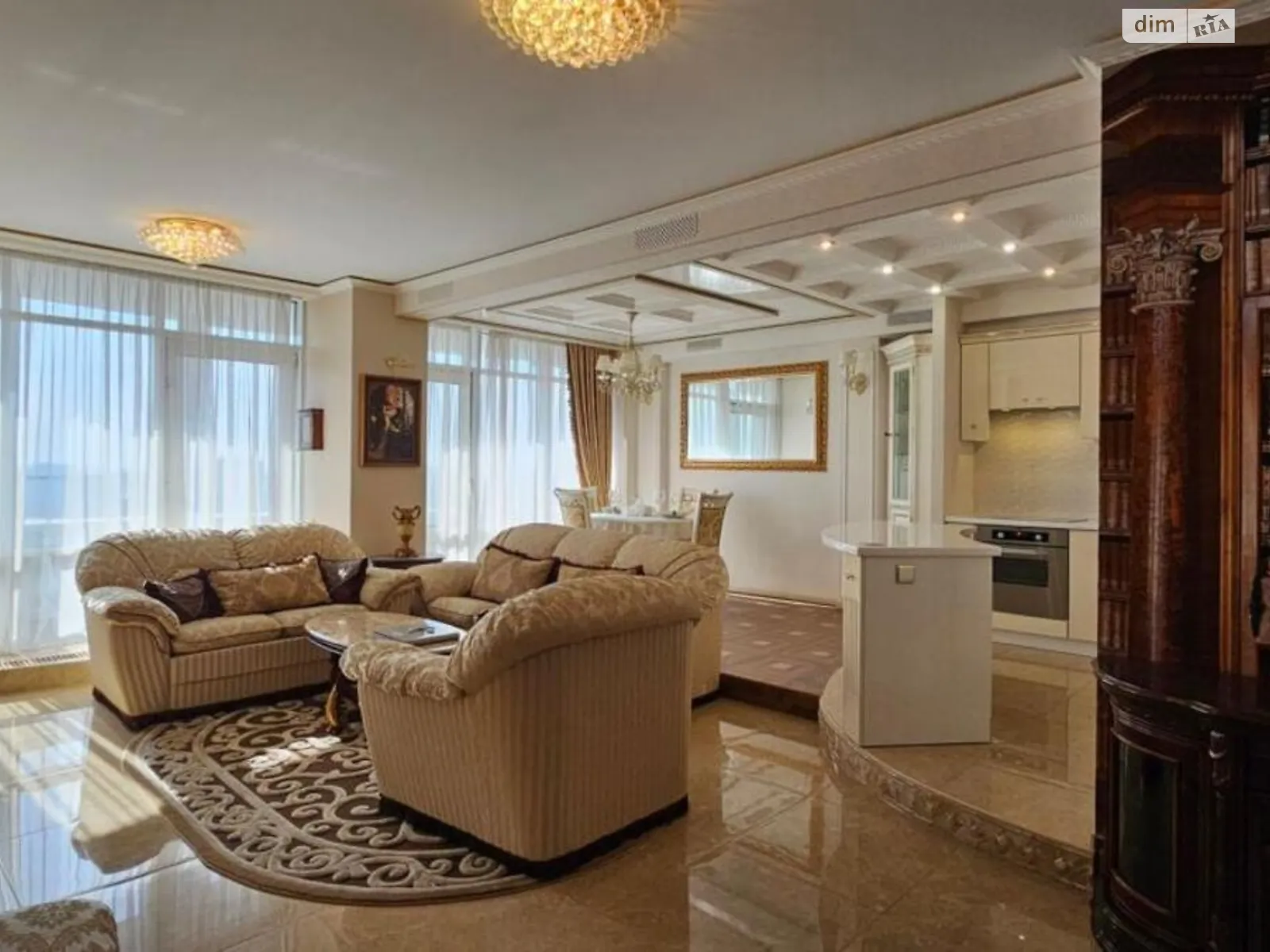 Продается 2-комнатная квартира 94 кв. м в Киеве, ул. Дегтяревская, 25А корпус 1