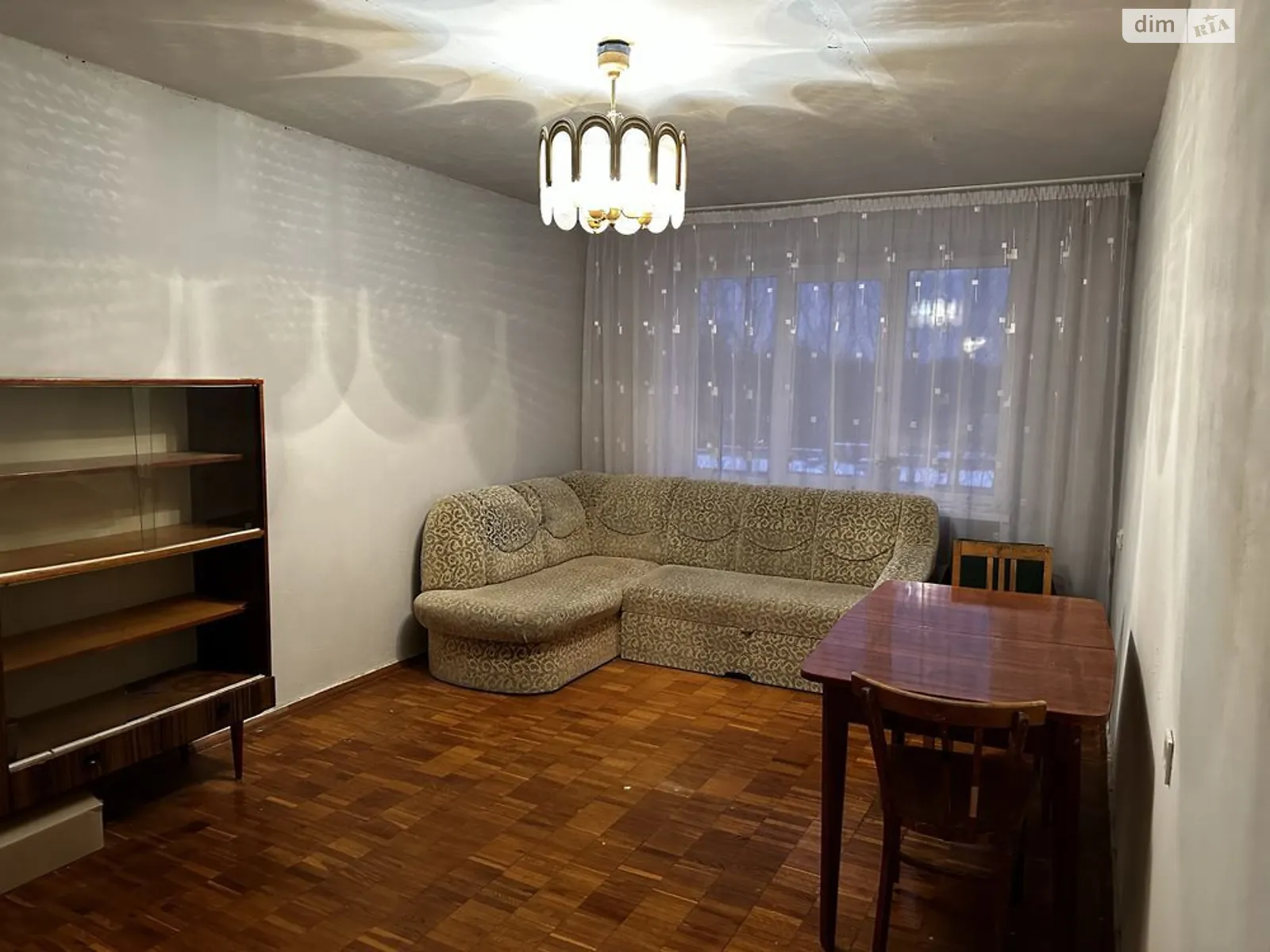 Здається в оренду кімната 30 кв. м у Львові, цена: 4500 грн