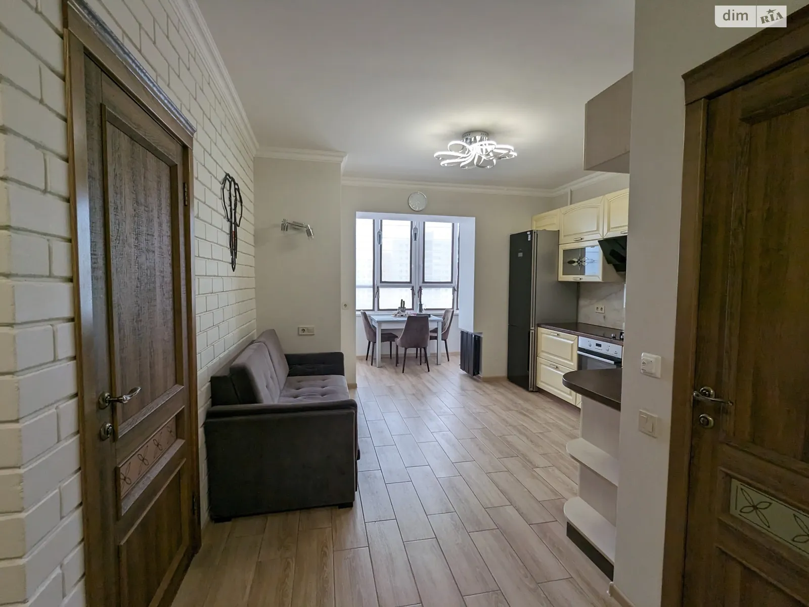 Продается 2-комнатная квартира 58 кв. м в Одессе, ул. Академика Сахарова