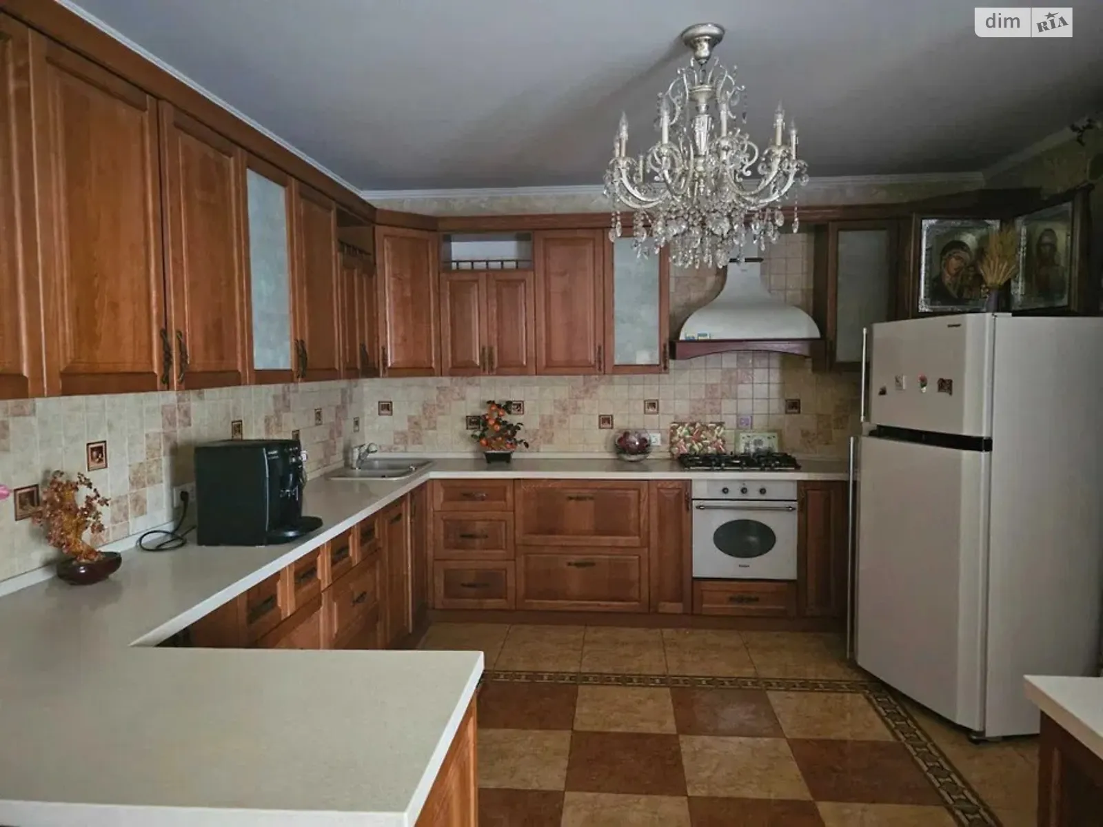 Продается дом на 2 этажа 260 кв. м с мебелью, цена: 215000 $ - фото 1