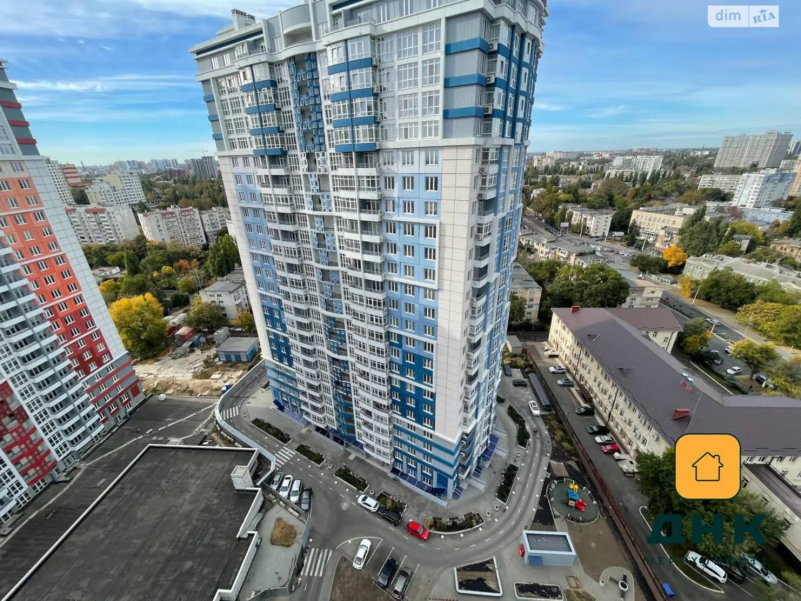 Продается 2-комнатная квартира 101 кв. м в Одессе, просп. Гагарина, 19 корпус 1