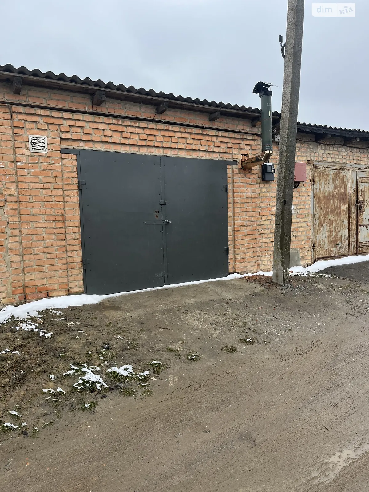 Продается место в гаражном кооперативе под легковое авто на 36 кв. м, цена: 5400 $