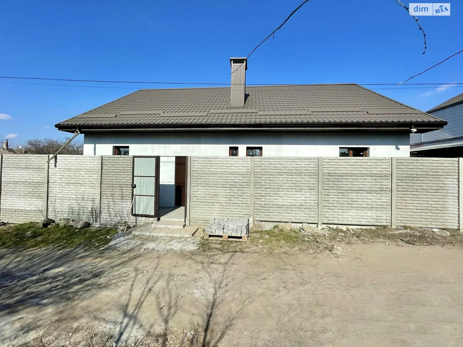 Продается одноэтажный дом 103 кв. м с гаражом, цена: 67000 $ - фото 1