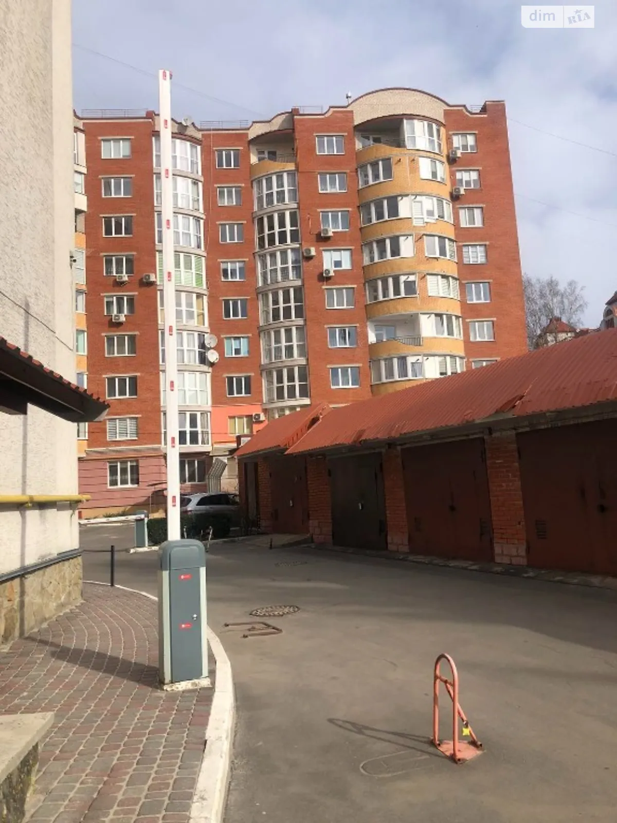 2-комнатная квартира 64 кв. м в Тернополе, ул. Полевого Омельяна