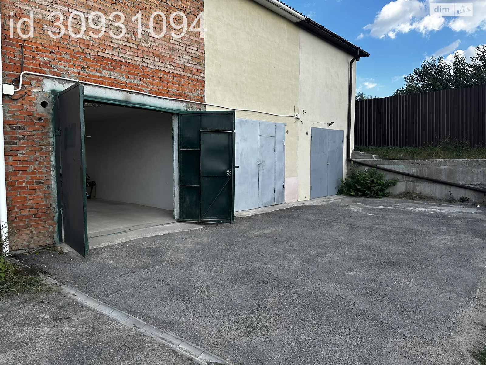 Продается отдельно стоящий гараж под бус на 28 кв. м, цена: 16499 $ - фото 1