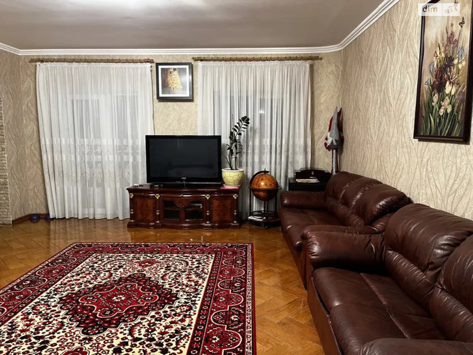 Продается дом на 2 этажа 221 кв. м с бассейном, цена: 150000 $ - фото 1