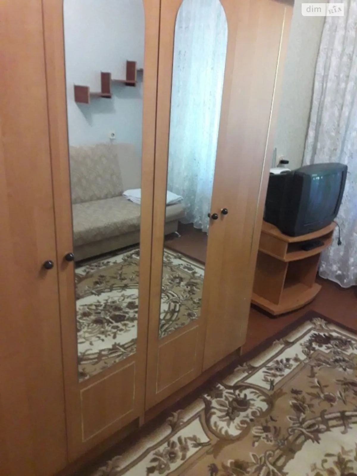 Здається в оренду кімната 65 кв. м у Одесі, цена: 2000 грн