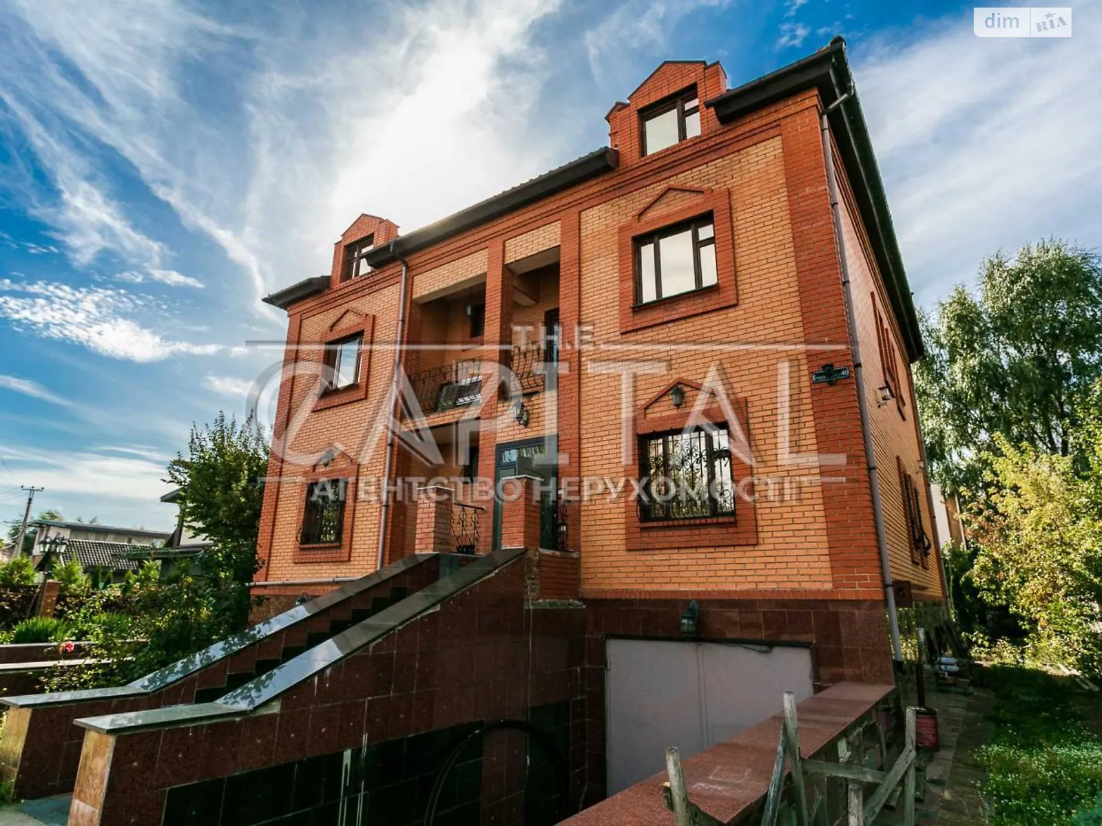 Сдается в аренду дом на 2 этажа 441 кв. м с балконом, цена: 2500 $ - фото 1