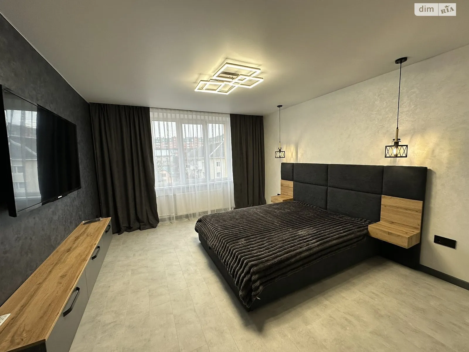 Продается 1-комнатная квартира 39 кв. м в Черновцах, ул. Чехова Антона