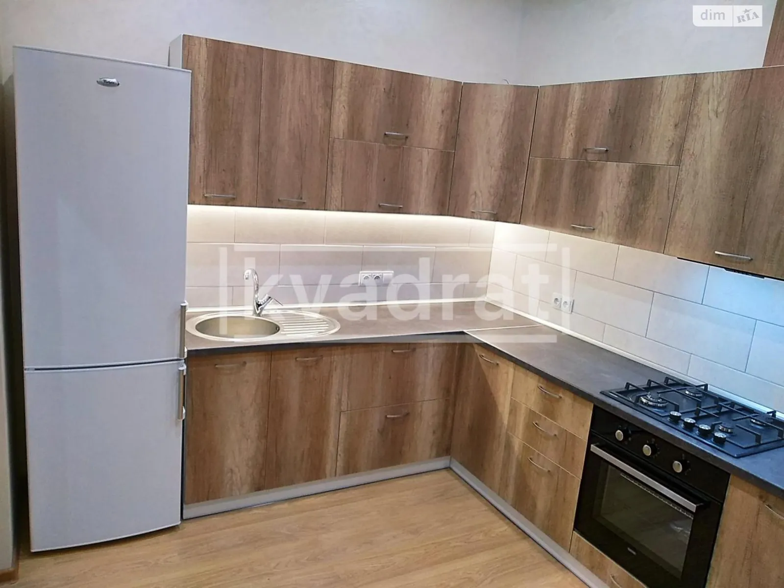 Сдается в аренду 3-комнатная квартира 75 кв. м в Киеве, цена: 900 $ - фото 1