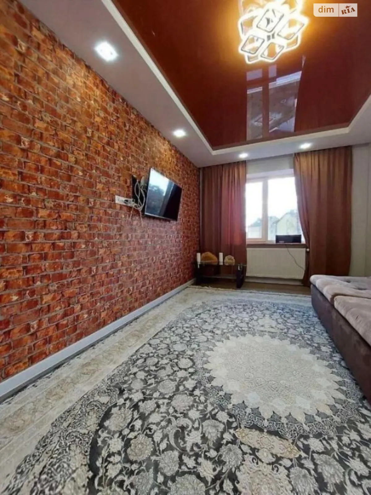 Продается 2-комнатная квартира 62.5 кв. м в Ивано-Франковске