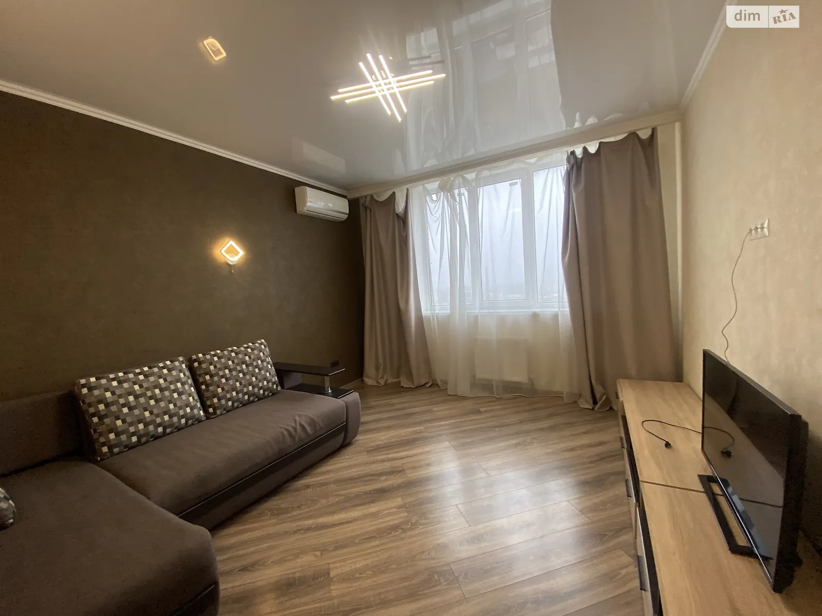 Продается 1-комнатная квартира 35 кв. м в Черноморске, ул. 1 Мая - фото 1