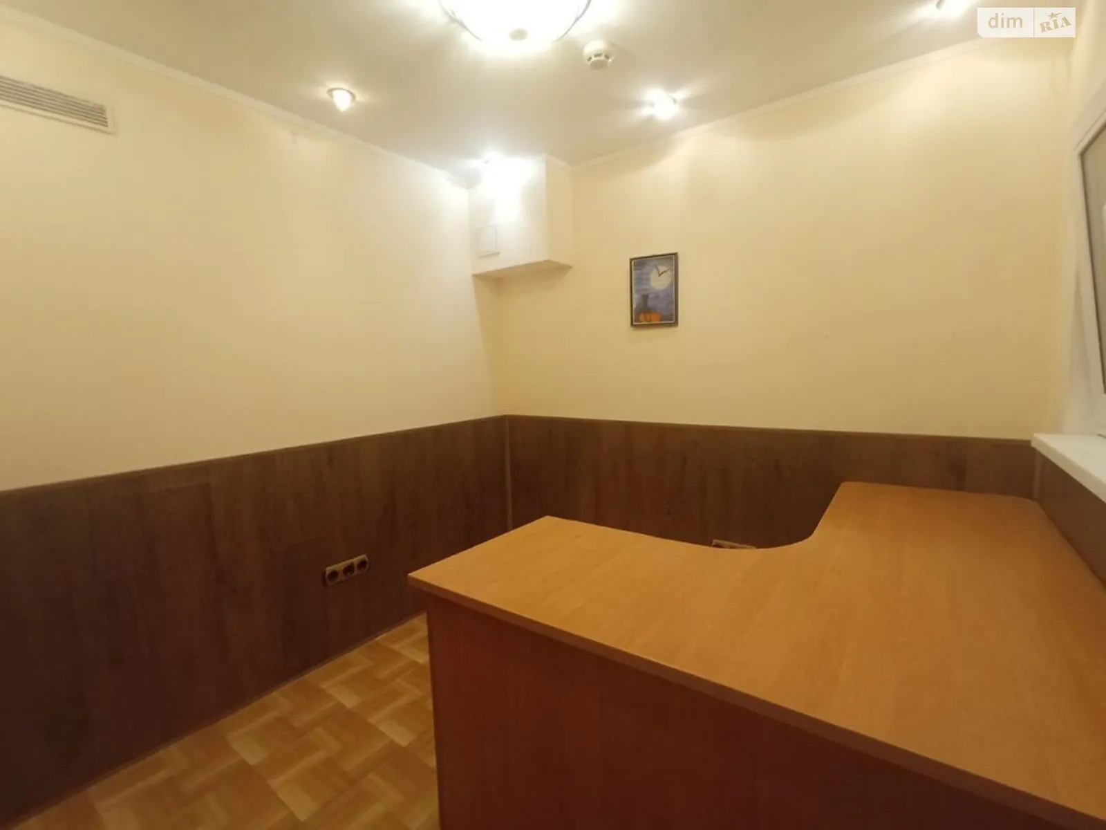 Продается офис 40 кв. м в бизнес-центре - фото 2