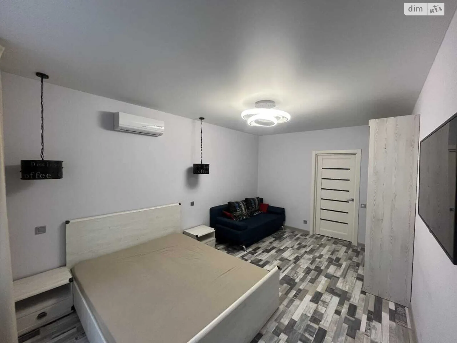 Продается 1-комнатная квартира 42.1 кв. м в Киеве, ул. Сергeя Данченко, 32
